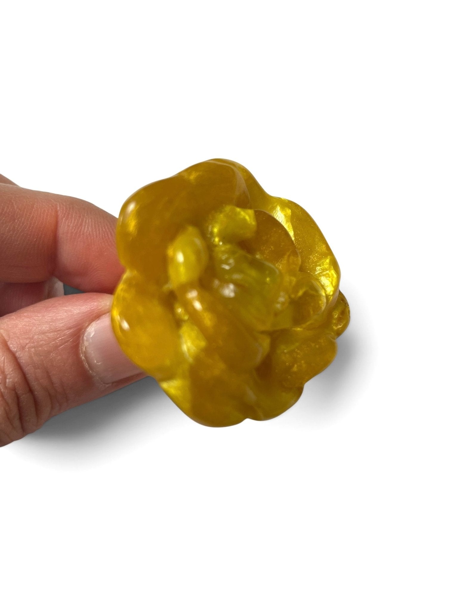 Adjustable ring flower “Leonora" light of sun yellow by Dominique Denaive - Natalia Willmott