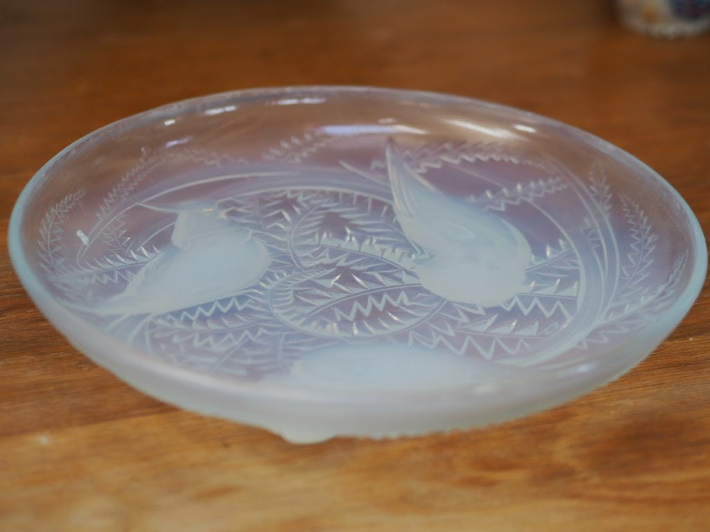 Antique glass opalescent "Birds" bowl Pierre D'Avesn - Natalia Willmott