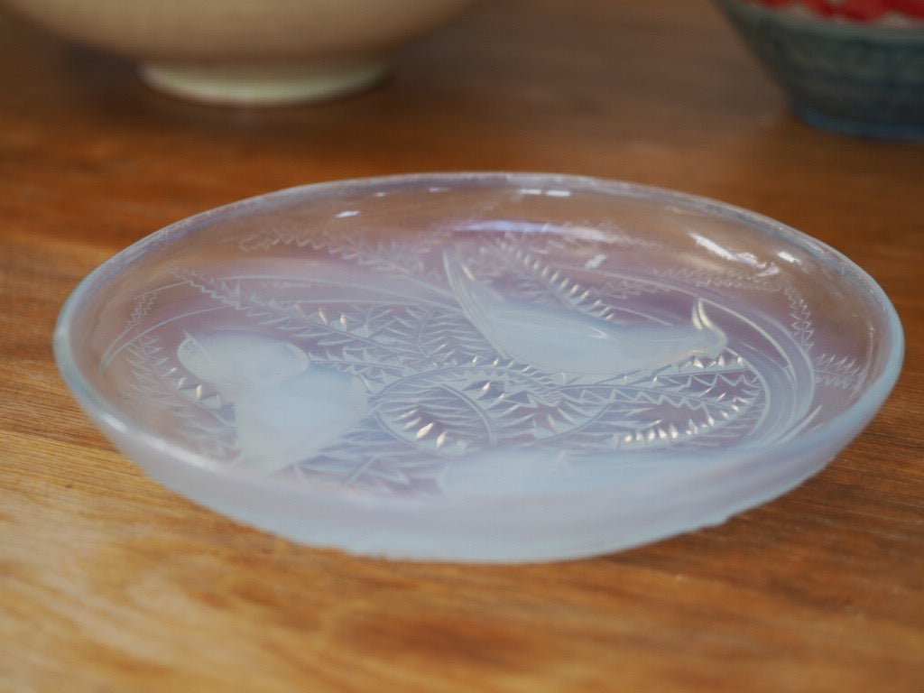 Antique glass opalescent "Birds" bowl Pierre D'Avesn - Natalia Willmott