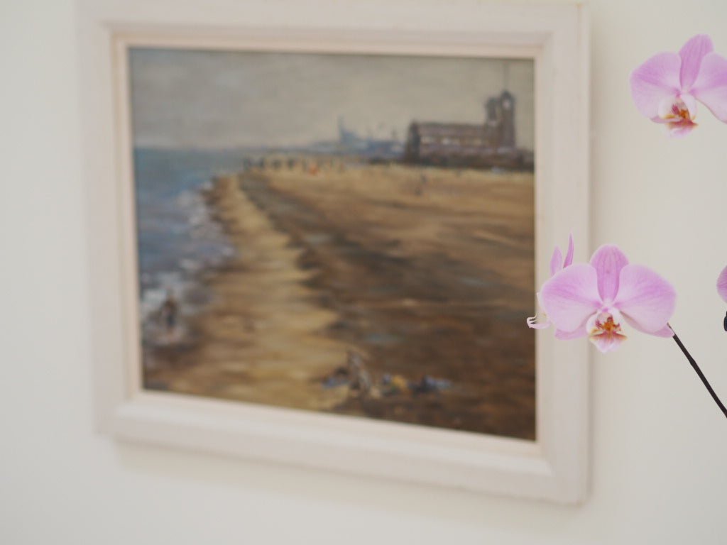 Beach walk by Allen Smith - Natalia Willmott