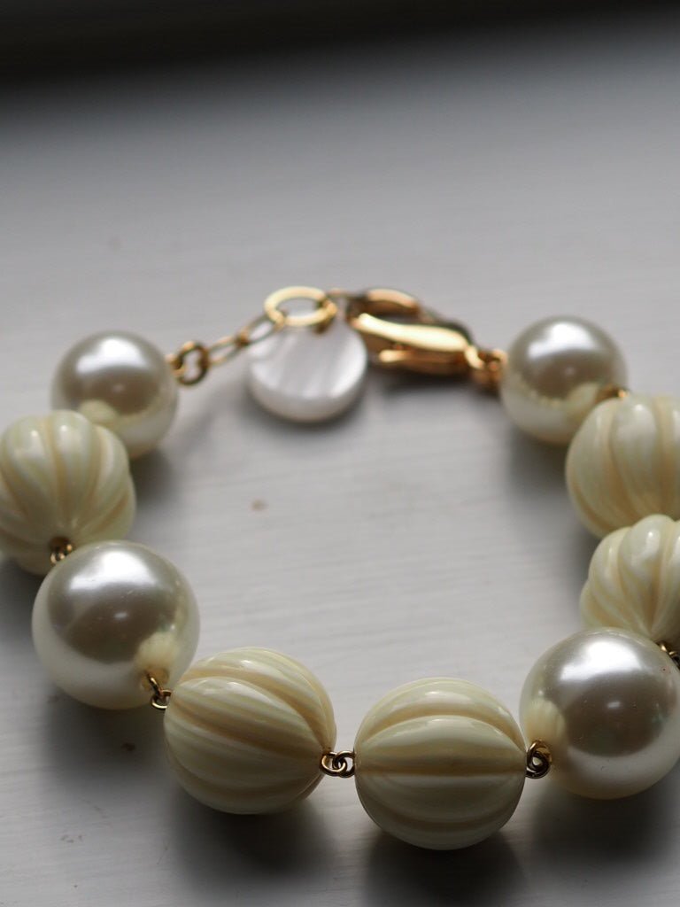 Boule and pearl cream bracelet - Natalia Willmott