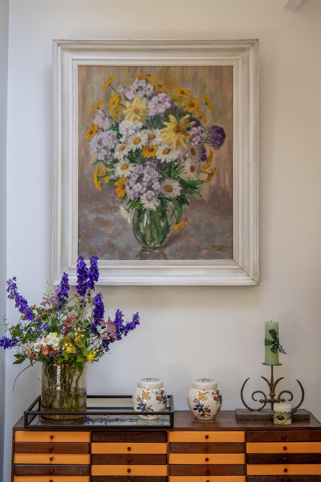 Bouquet of flowers in a vase oil painting - Natalia Willmott