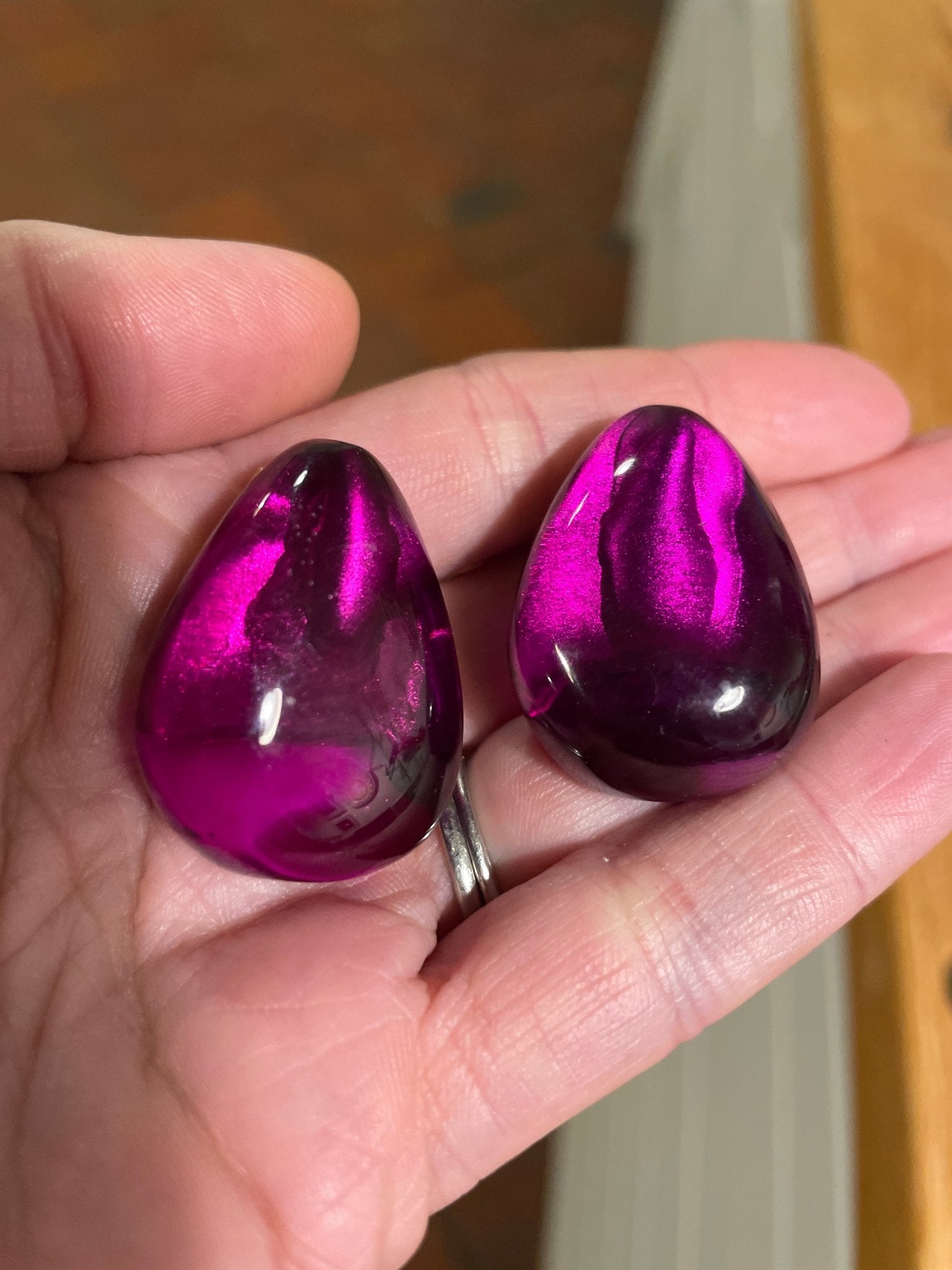 Clip on earrings "Dana" plum - Natalia Willmott