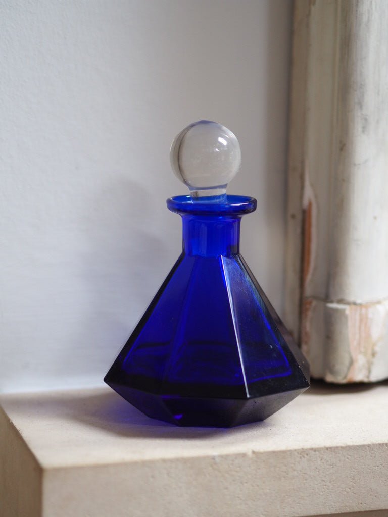 Cobalt Blue Perfume Bottle With Stopper by Cristallerie MA.VI Group - Natalia Willmott