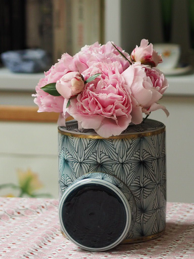 Contemporary jar with optical design - Natalia Willmott