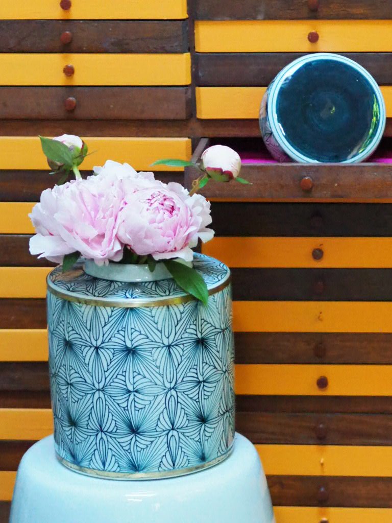 Contemporary jar with optical design - Natalia Willmott