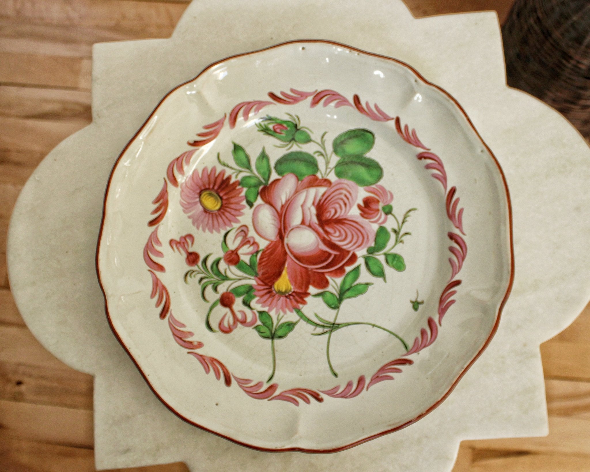 Elegant Faience Les Islettes plate with roses - Natalia Willmott