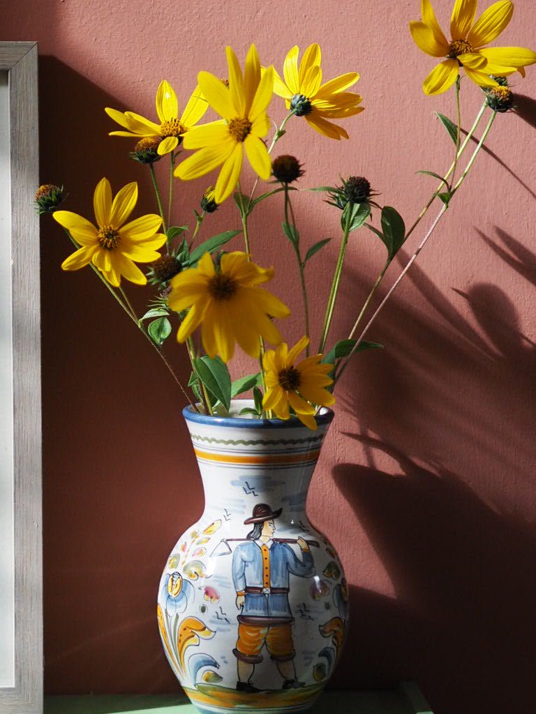 Farmer vase from Puente, Toledo, Spain - Natalia Willmott