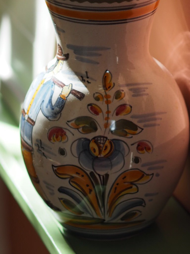 Farmer vase from Puente, Toledo, Spain - Natalia Willmott