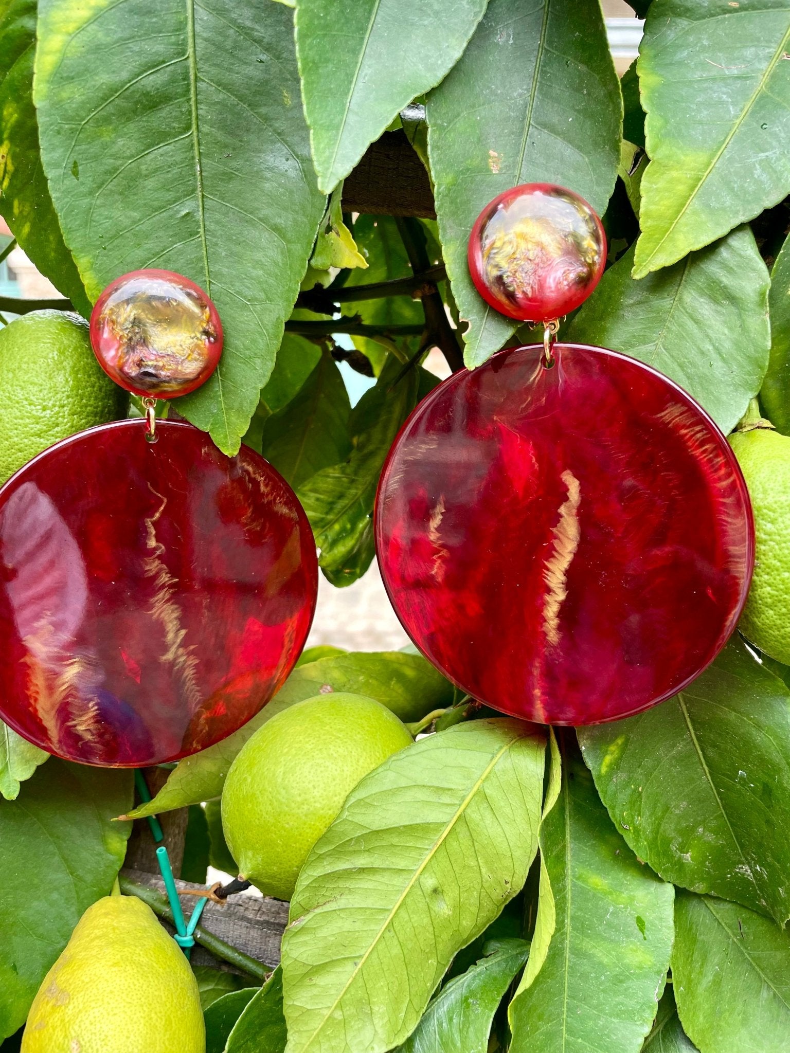 Giant red and green round clip on earrings “Marbre” - Natalia Willmott