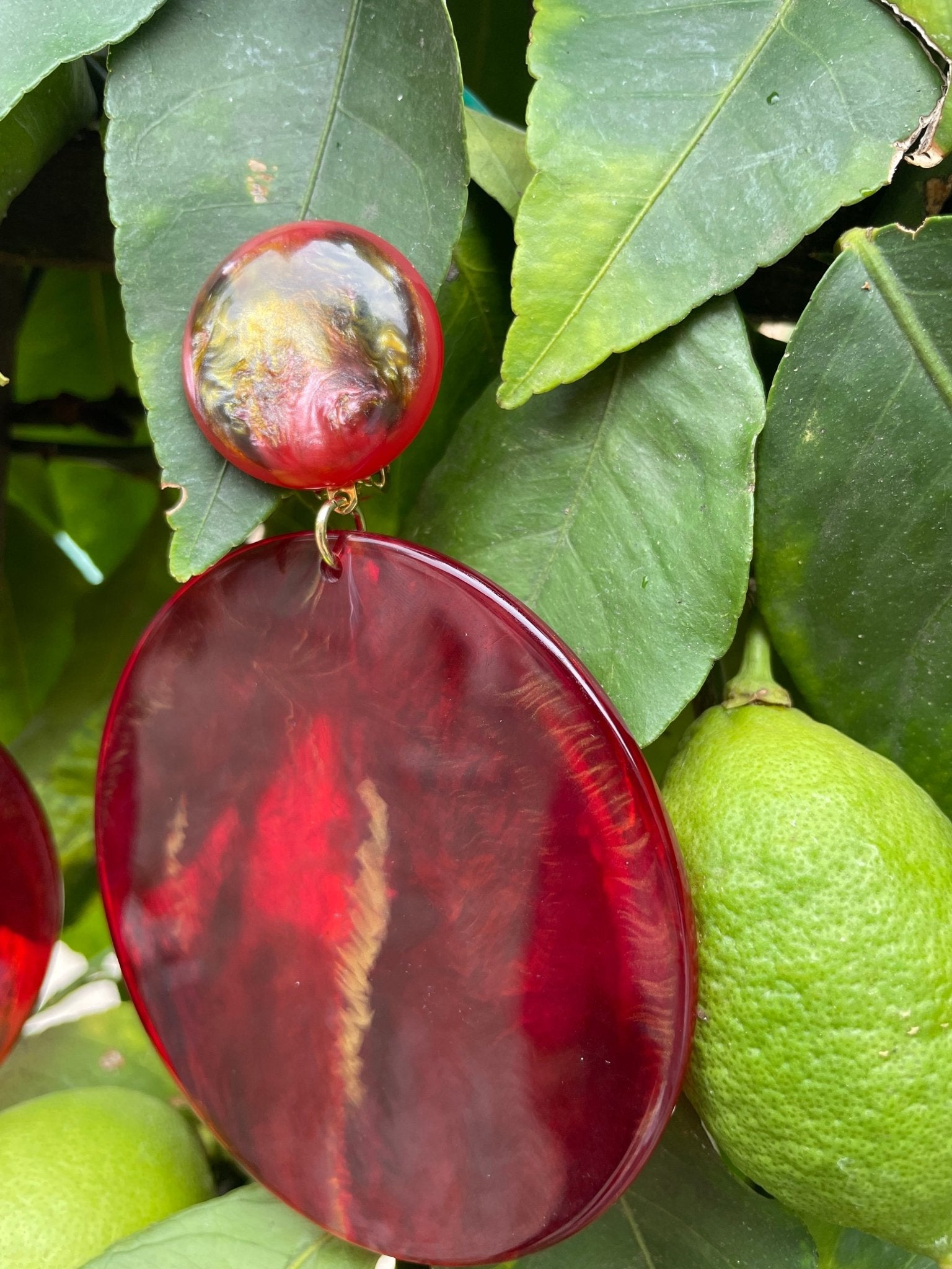 Giant red and green round clip on earrings “Marbre” - Natalia Willmott