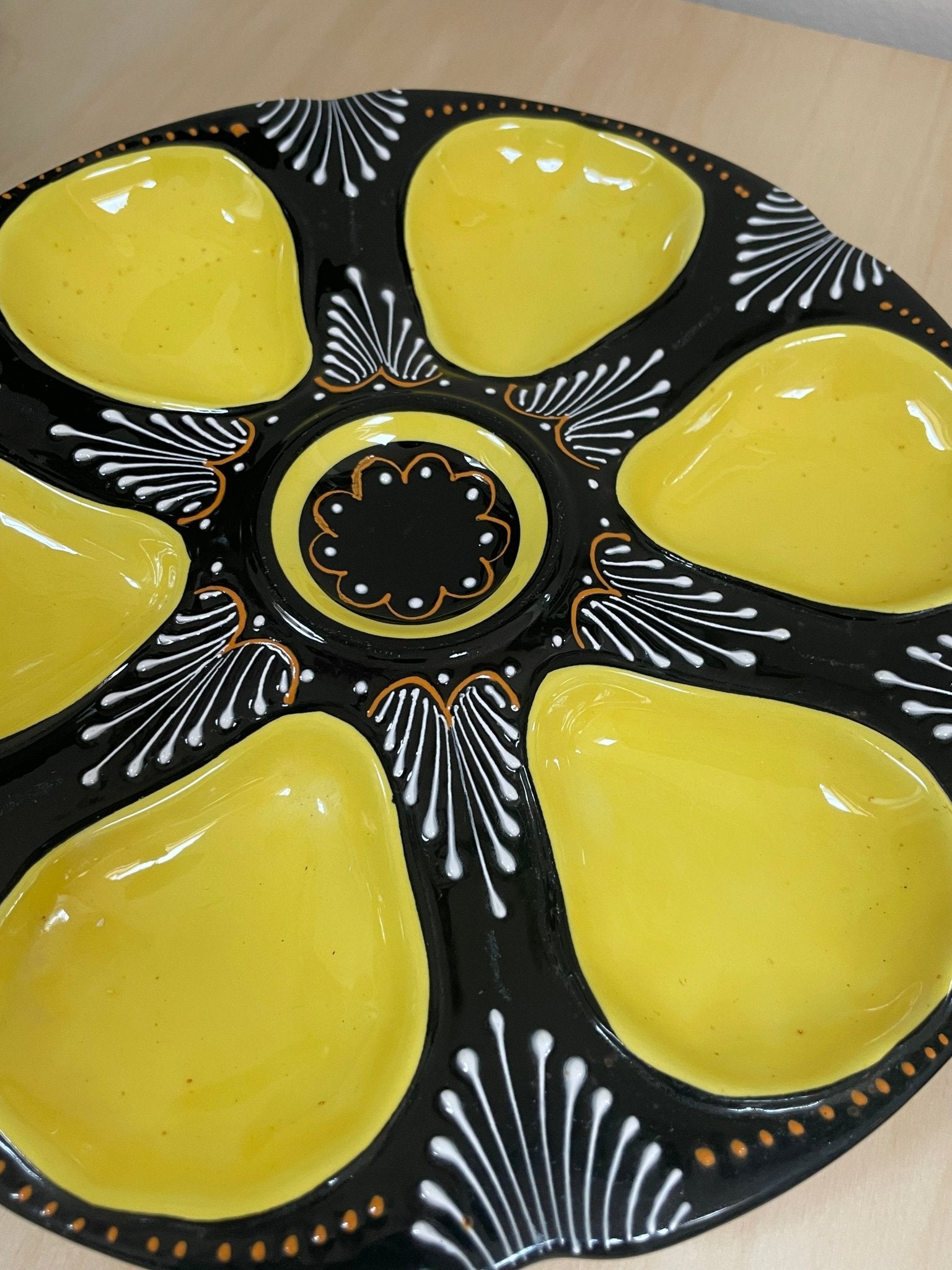 Henriot Quimper Oyster Plate – Hand - Painted Breton Faience in Sunshine Yellow - Natalia Willmott