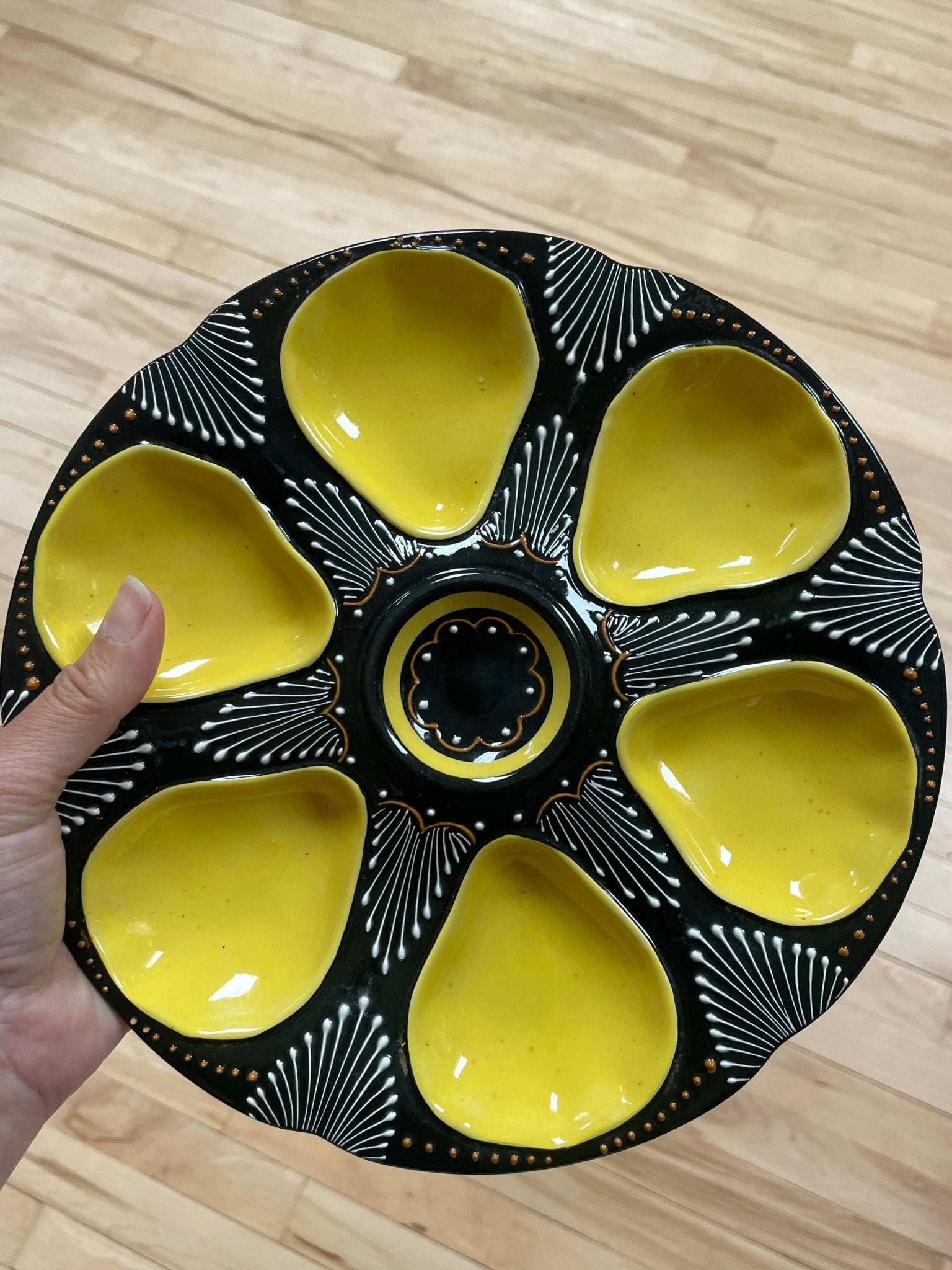 Henriot Quimper Oyster Plate – Hand - Painted Breton Faience in Sunshine Yellow - Natalia Willmott