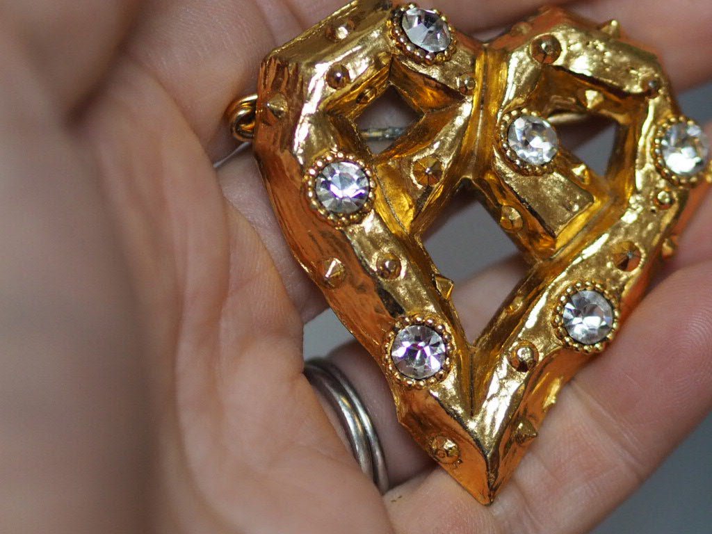 Lolita heart modernist heart brooch - Natalia Willmott