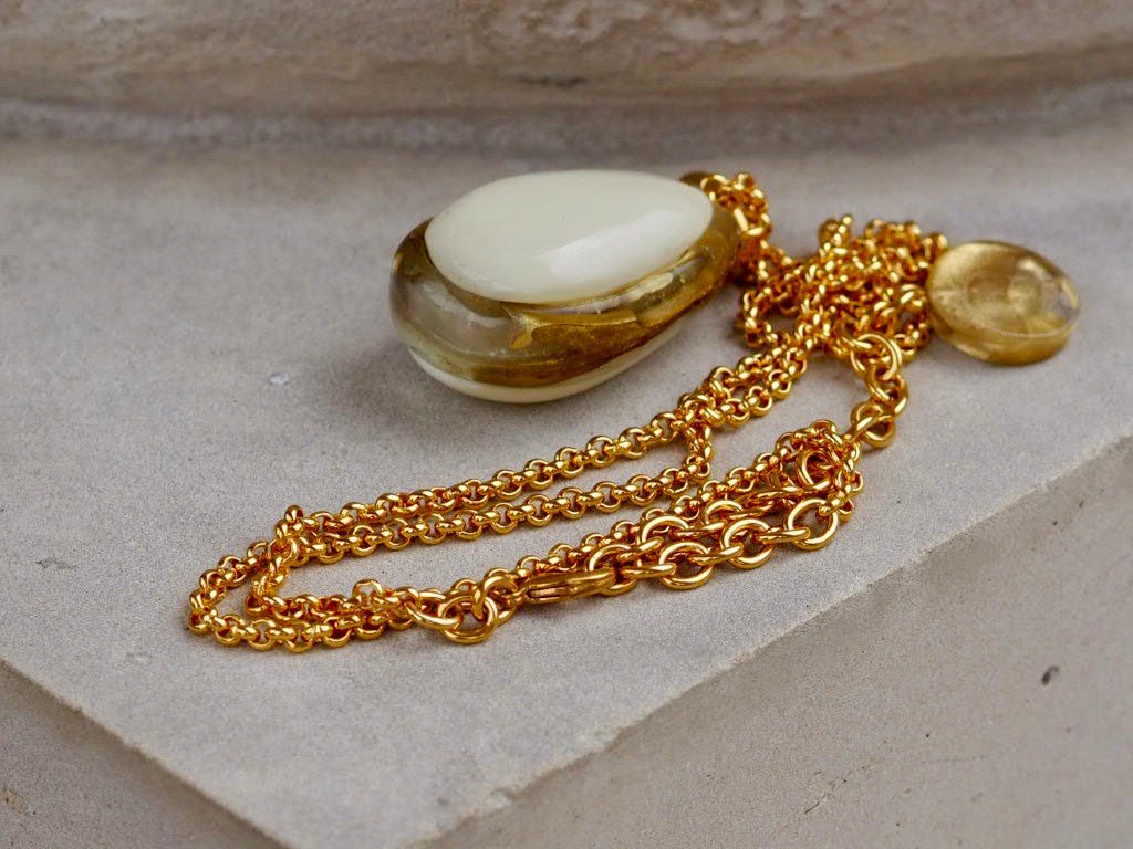 Necklace "fedora" cream by Dominique Denaive - Natalia Willmott