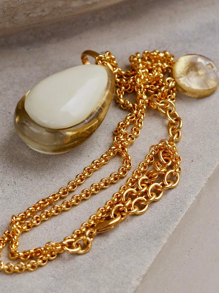 Necklace "fedora" cream by Dominique Denaive - Natalia Willmott