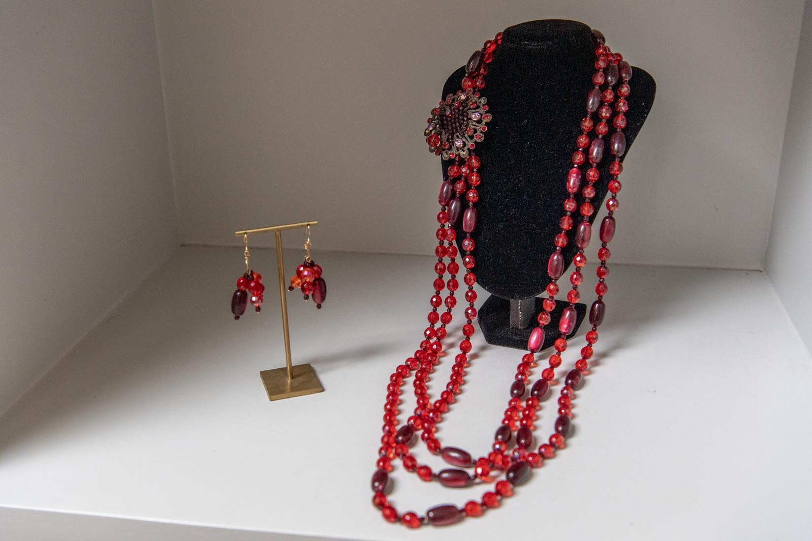 Red delight beaded Bohemian style vintage necklace and earrings - Natalia Willmott