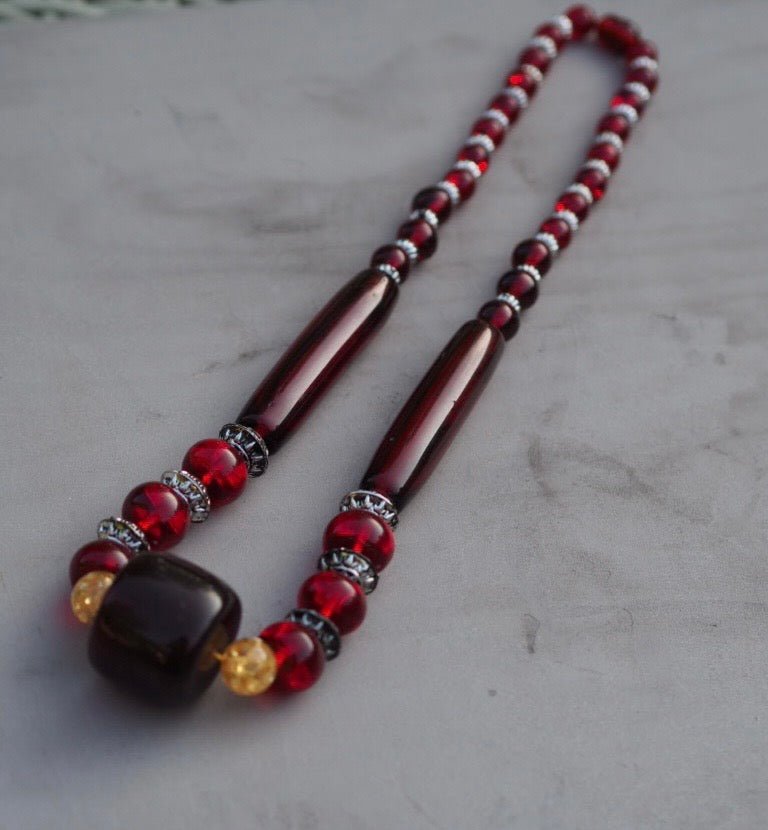 Red resin necklace Marion Godart - Natalia Willmott