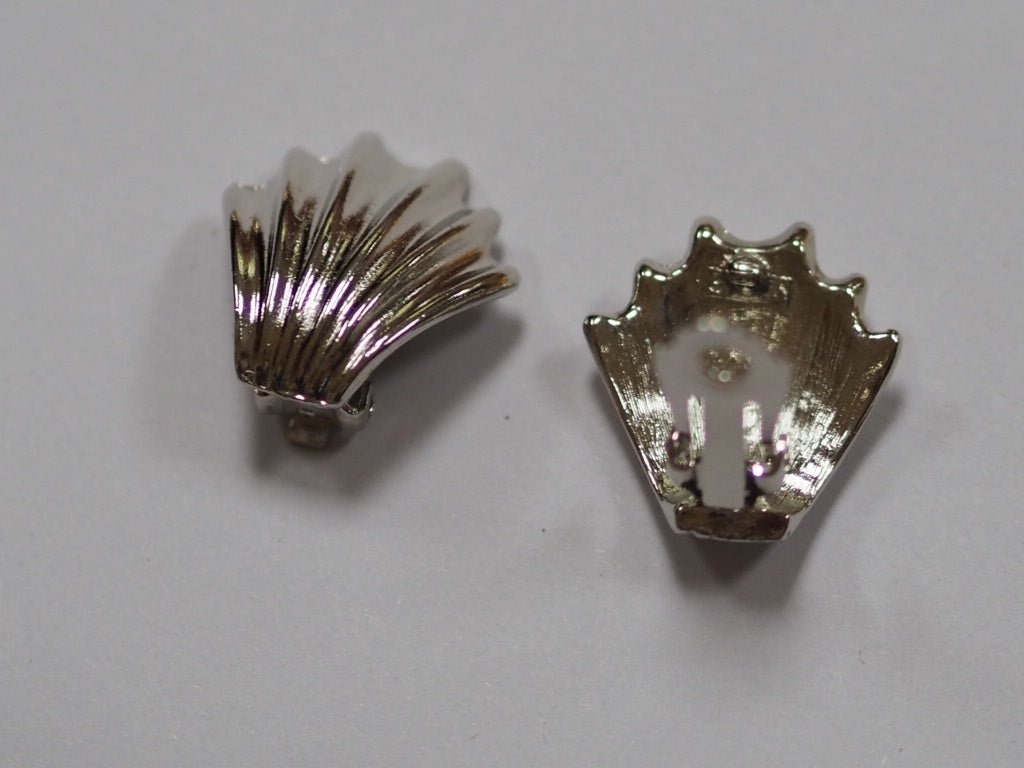 Shell clip on earrings - Natalia Willmott