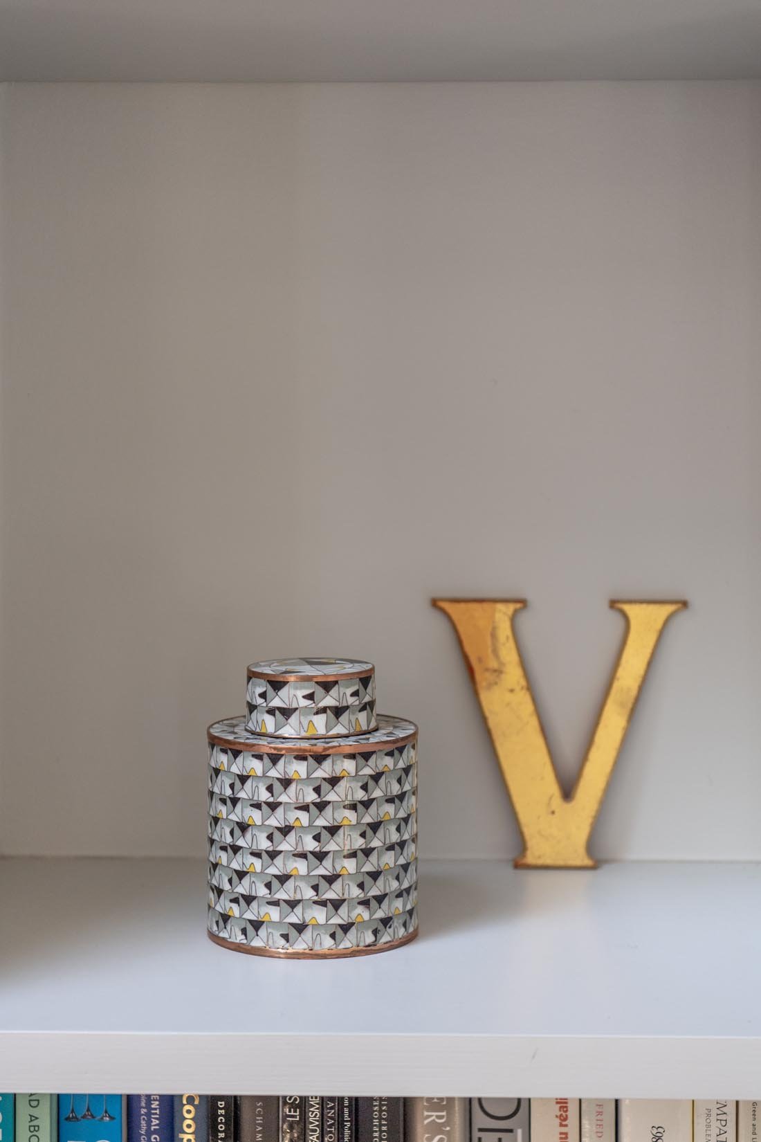 Short cloisonné tea jar square 3D - Natalia Willmott