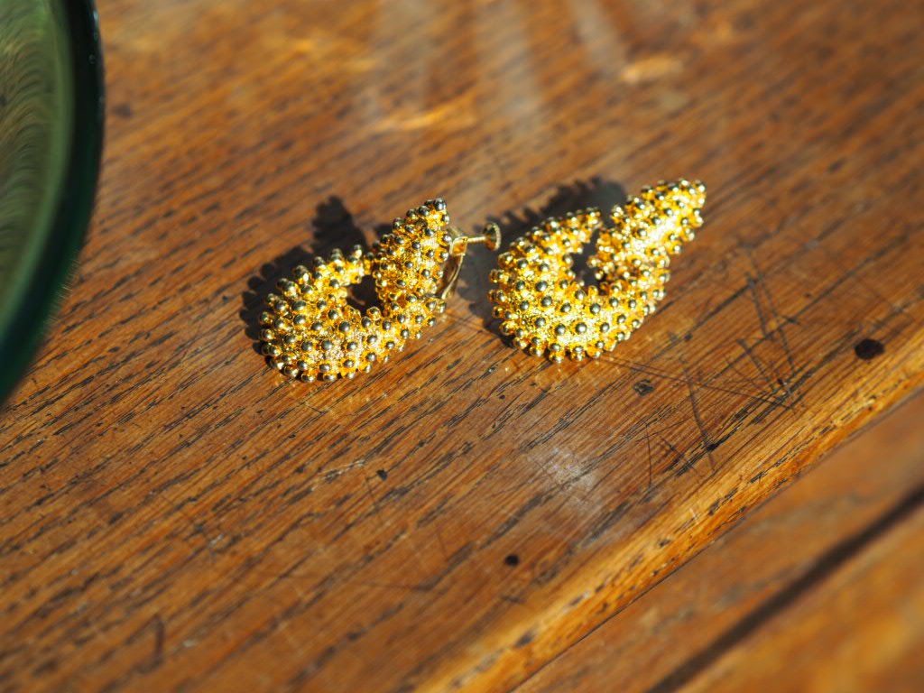 Vintage "bobbly" clip on earrings - Natalia Willmott