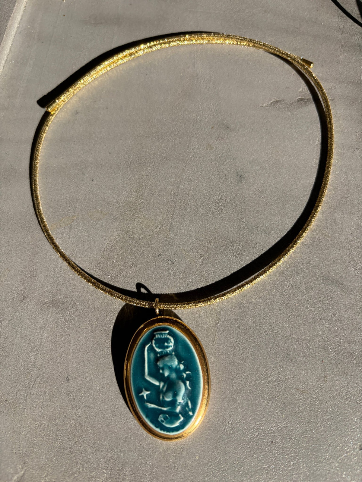 Vintage ceramic cameo pendant necklace - Natalia Willmott