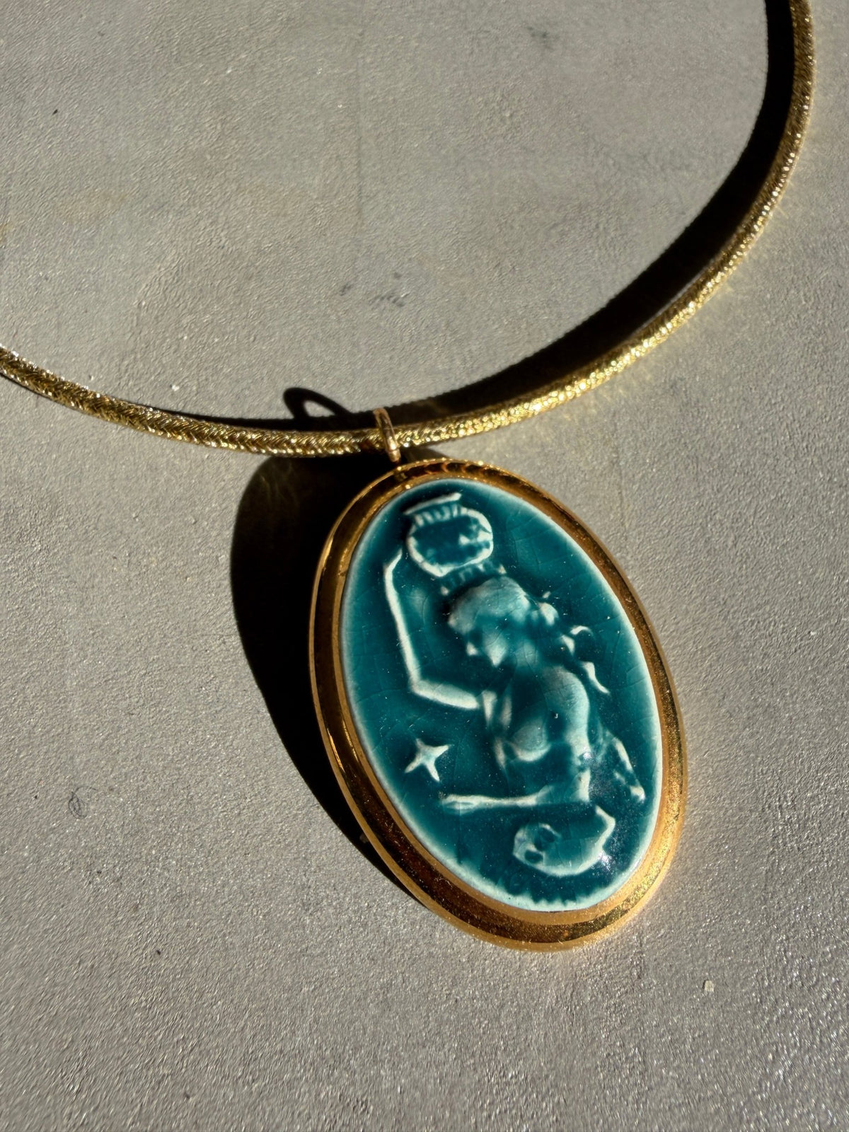 Vintage ceramic cameo pendant necklace - Natalia Willmott
