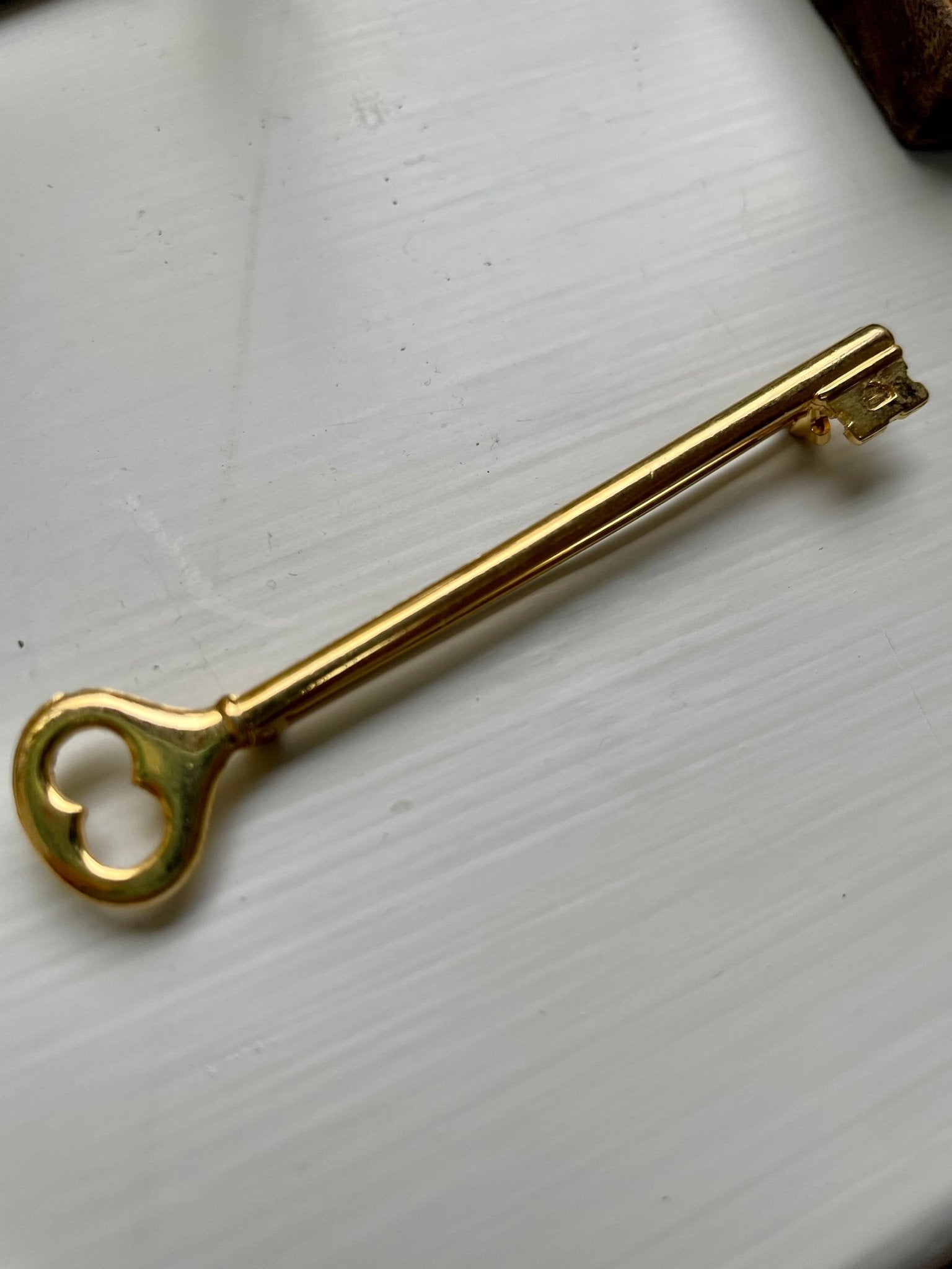 Vintage key brooch pin - Natalia Willmott