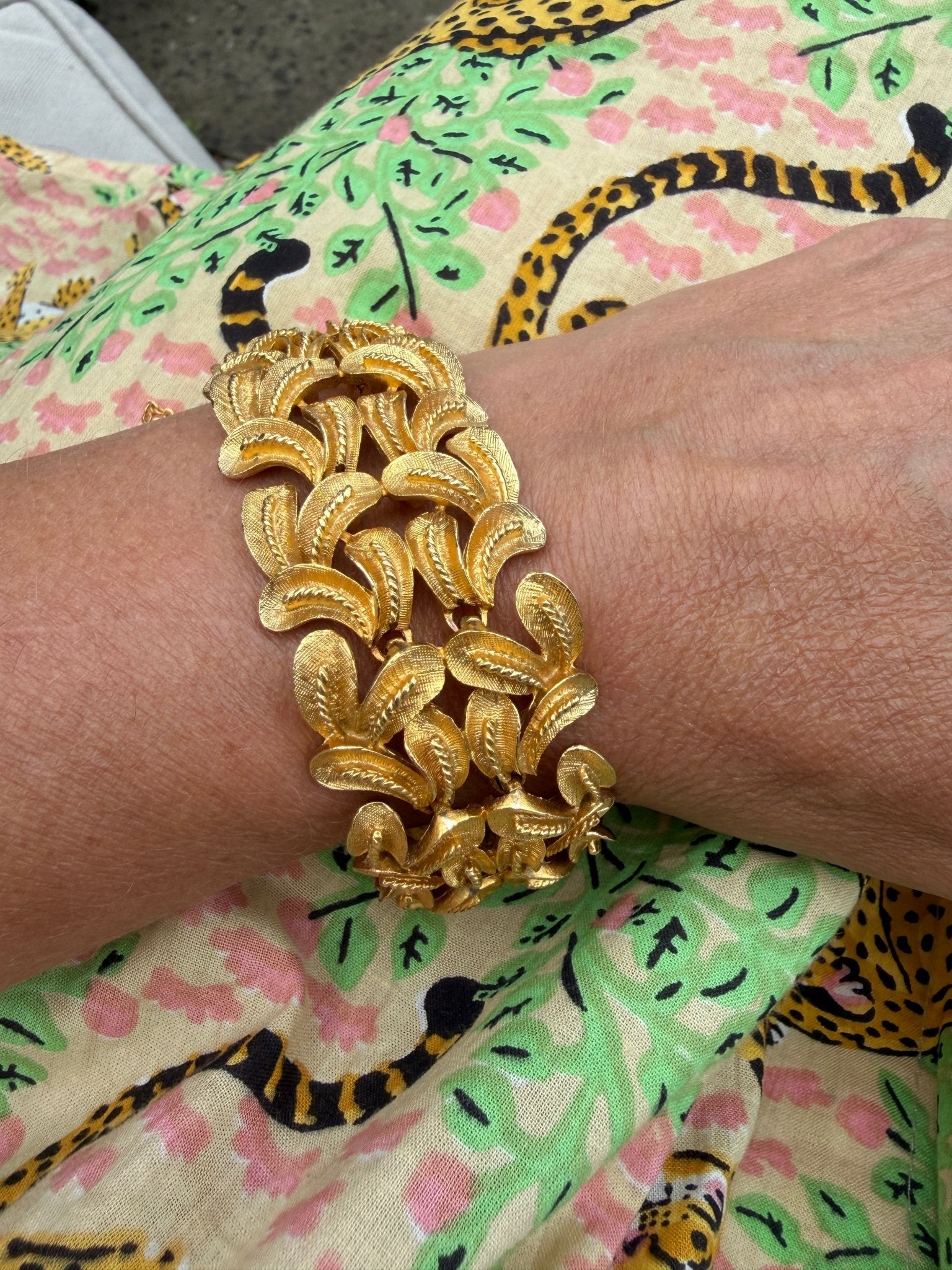 Wide vintage leaf bracelet - Natalia Willmott