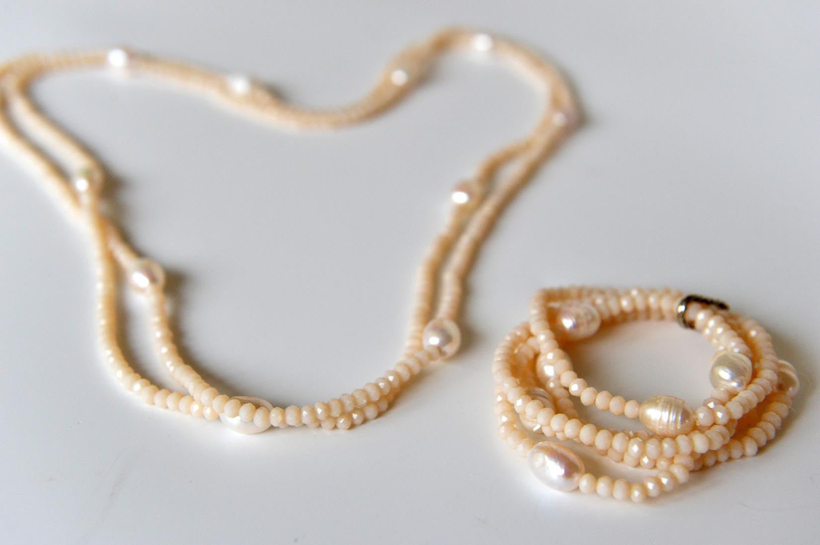 Bead and pearl necklace and bracelet in ivory - Natalia Willmott