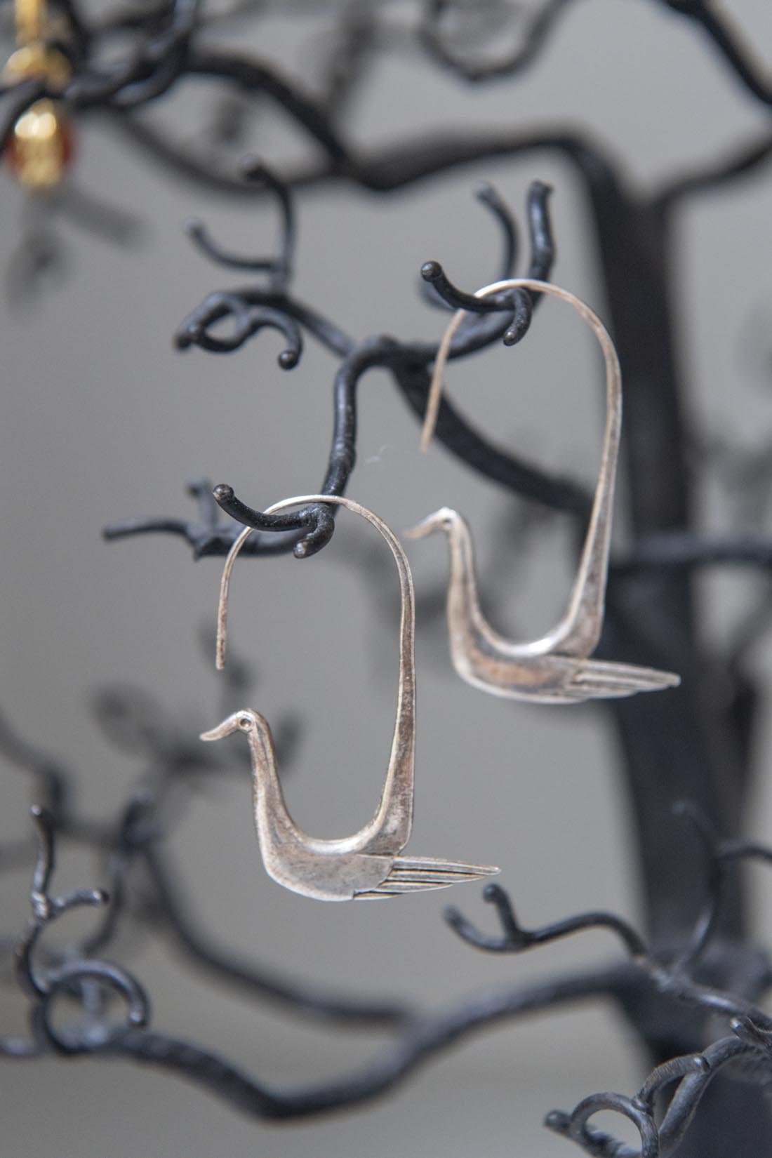 Canard earrings by Elisabeth Riveiro - Natalia Willmott