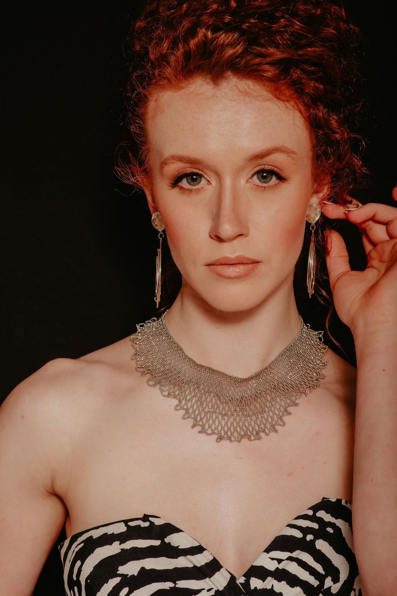 Filigree mesh tour du cou necklace - Natalia Willmott