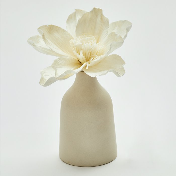 Flower diffuser object - Natalia Willmott