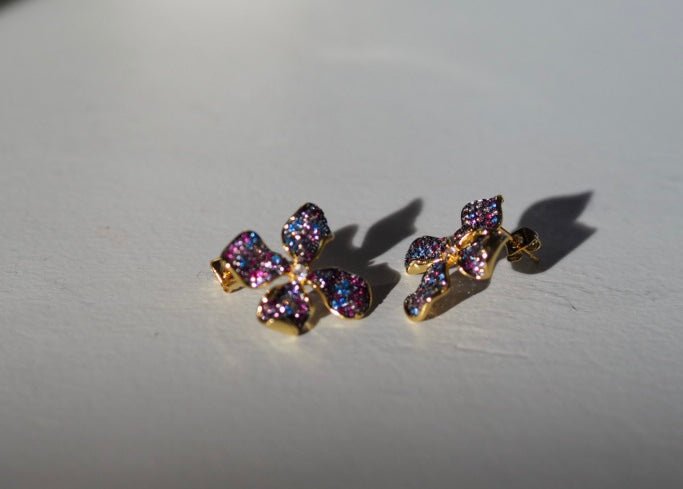 Flower multicoloured zircon on gold jewellery - Natalia Willmott