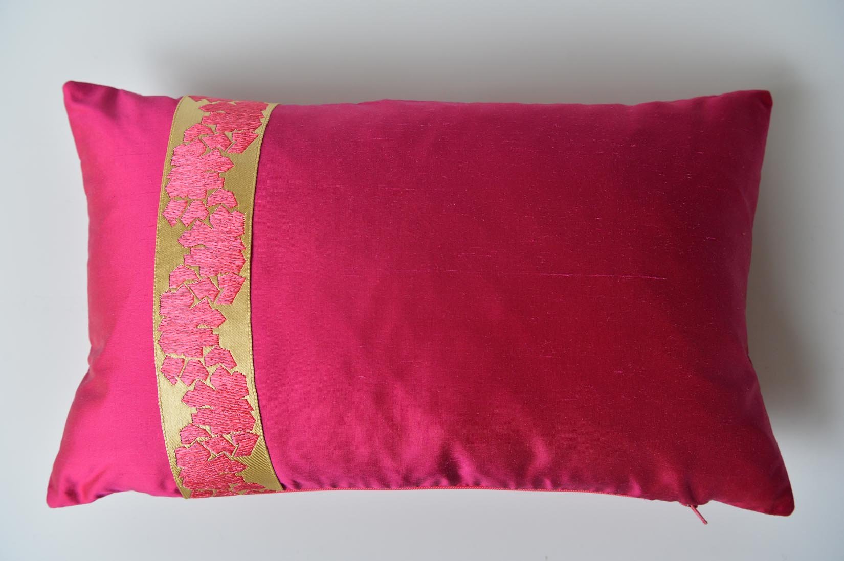 "Fragment" hot pink silk cushion - Natalia Willmott