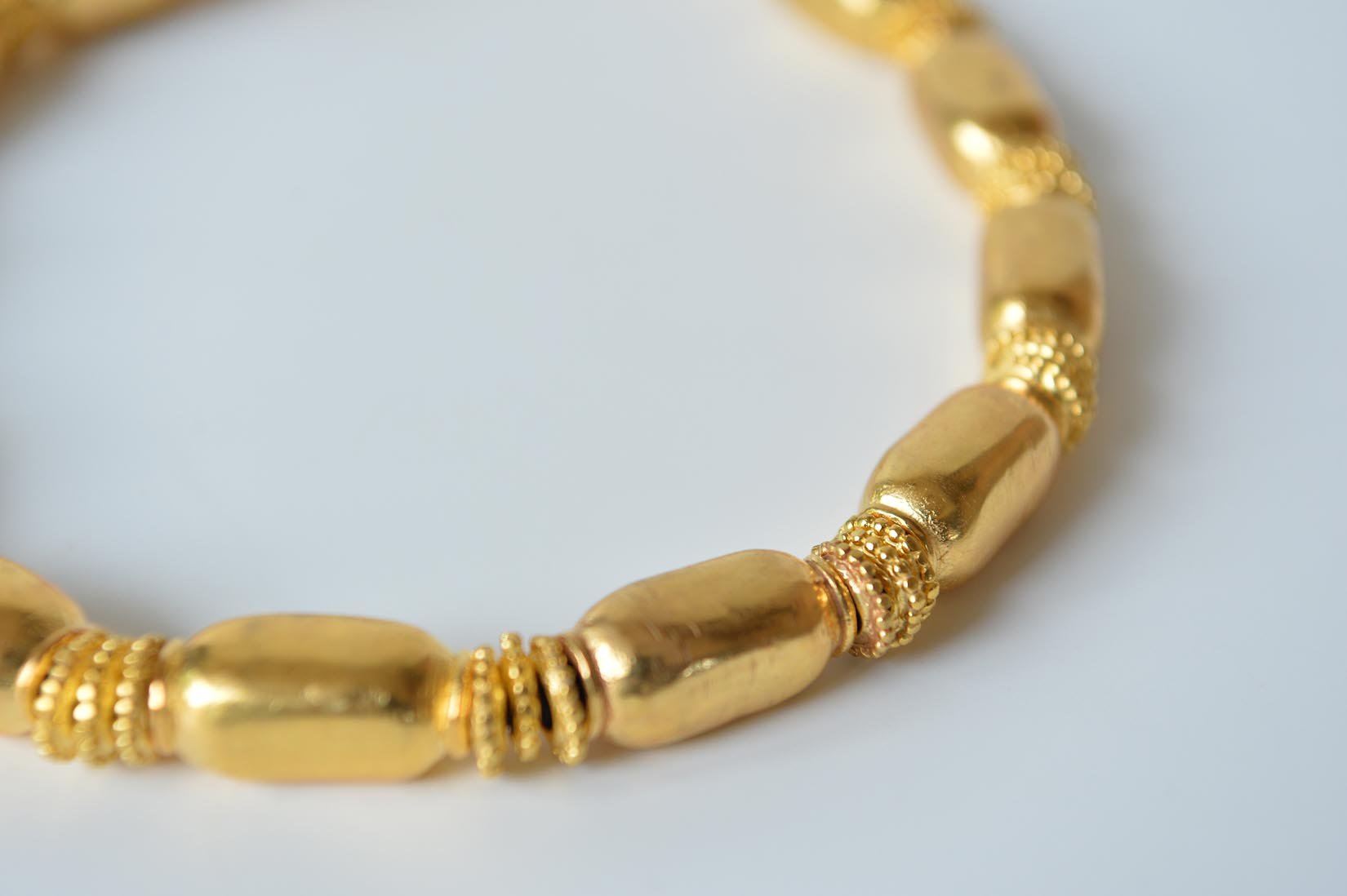 Gold "Etruscan" necklace by Elisabeth Riveiro - Natalia Willmott