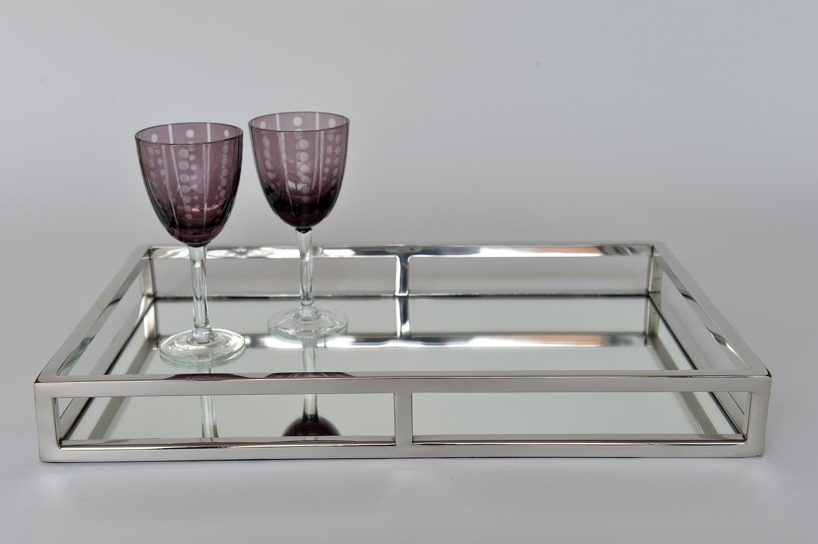 Pair of urchin-footed wine glasses - Natalia Willmott