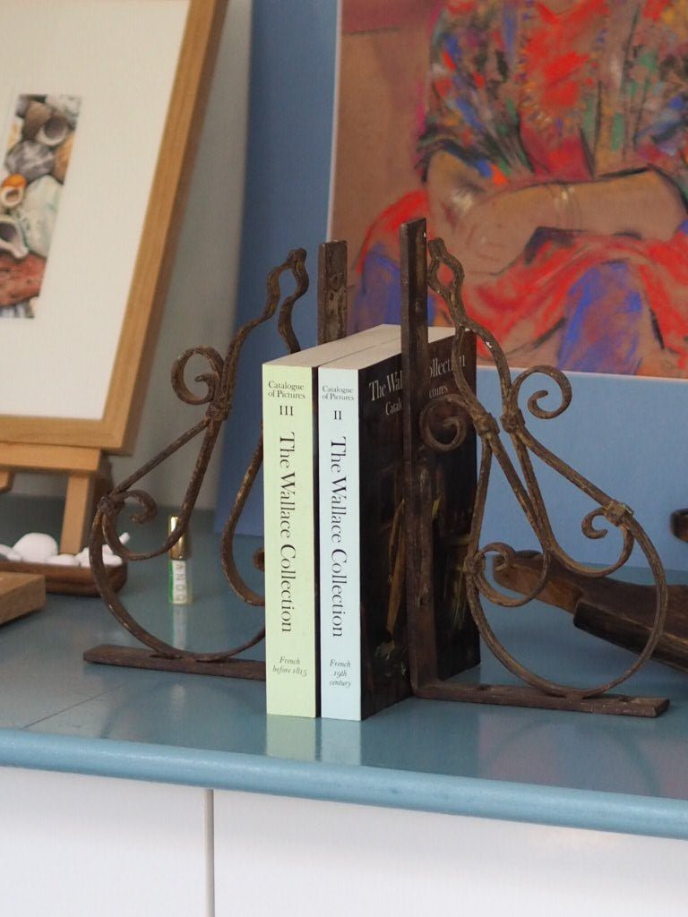 Pair of wrought iron book ends Heloue - Natalia Willmott