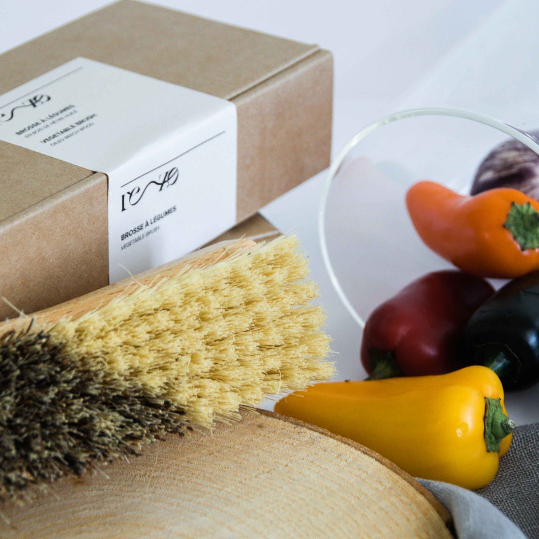 The eco vegetable brush - Natalia Willmott