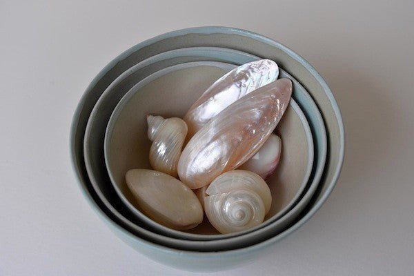Turquoise ceramic stoneware bowl by Jane Schaffer - Natalia Willmott